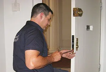 Logan Locksmith Shop Arlington, VA 703-574-6803 - Expert-20Locksmith